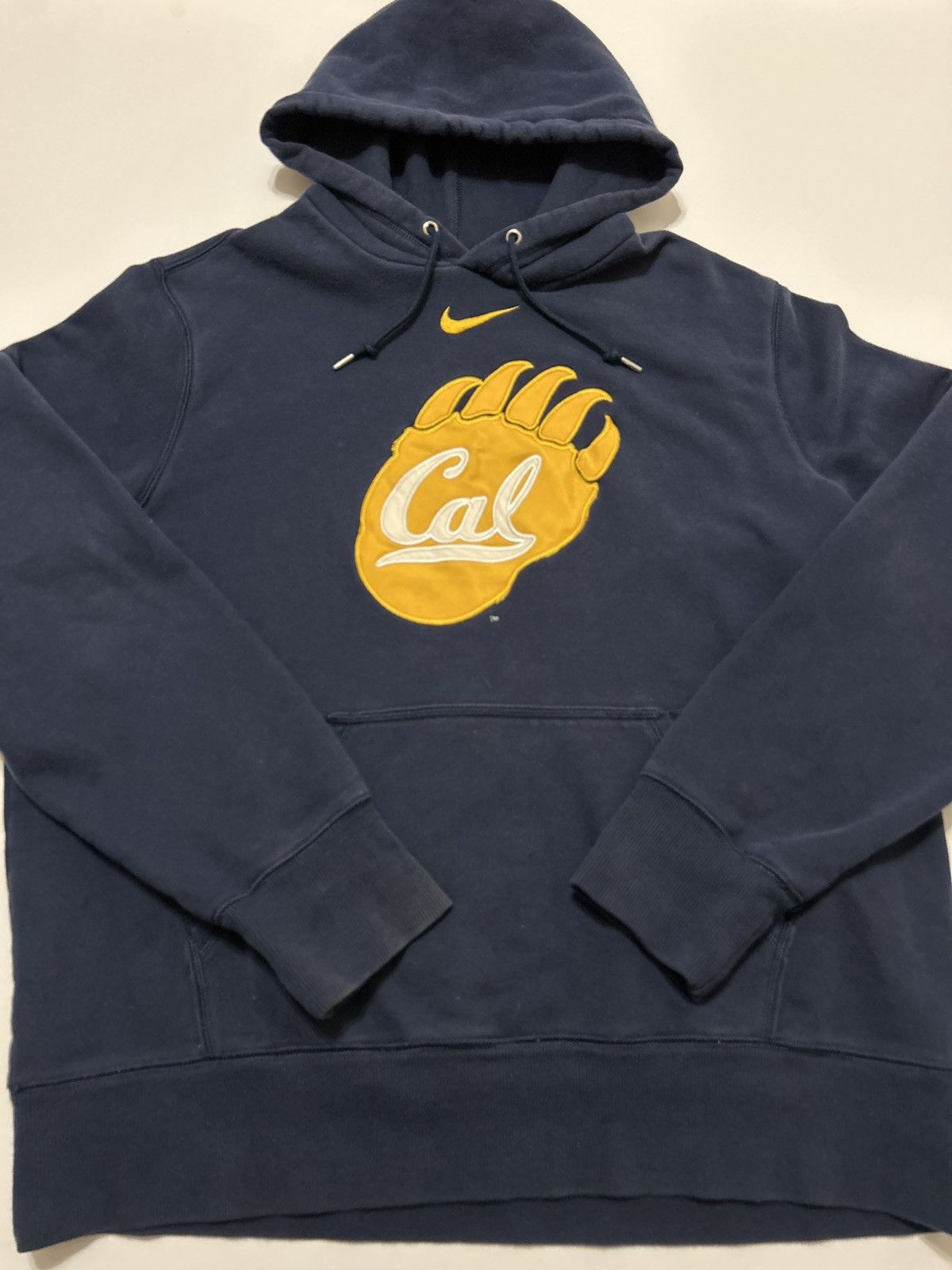 Nike Vintage Nike California Bears Big Logo Center Swoosh Hoodie Size US XL / EU 56 / 4 - 1 Thumbnail