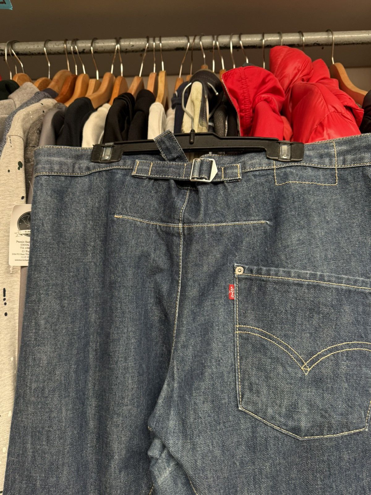 Levi's Vintage Levis Engineered Cinch Back Loose Fit Denim Jeans Size US 32 / EU 48 - 24 Thumbnail