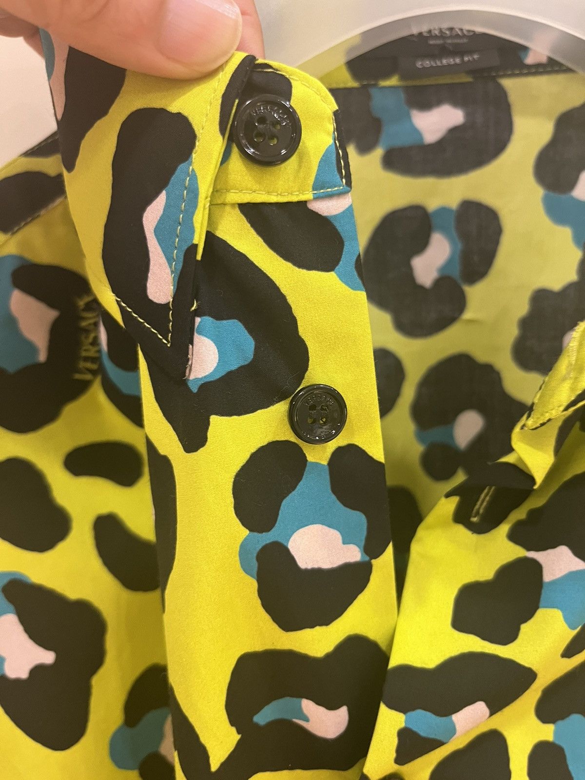 Versace Leopard print short.sleeve shirt size48 Size US M / EU 48-50 / 2 - 16 Thumbnail
