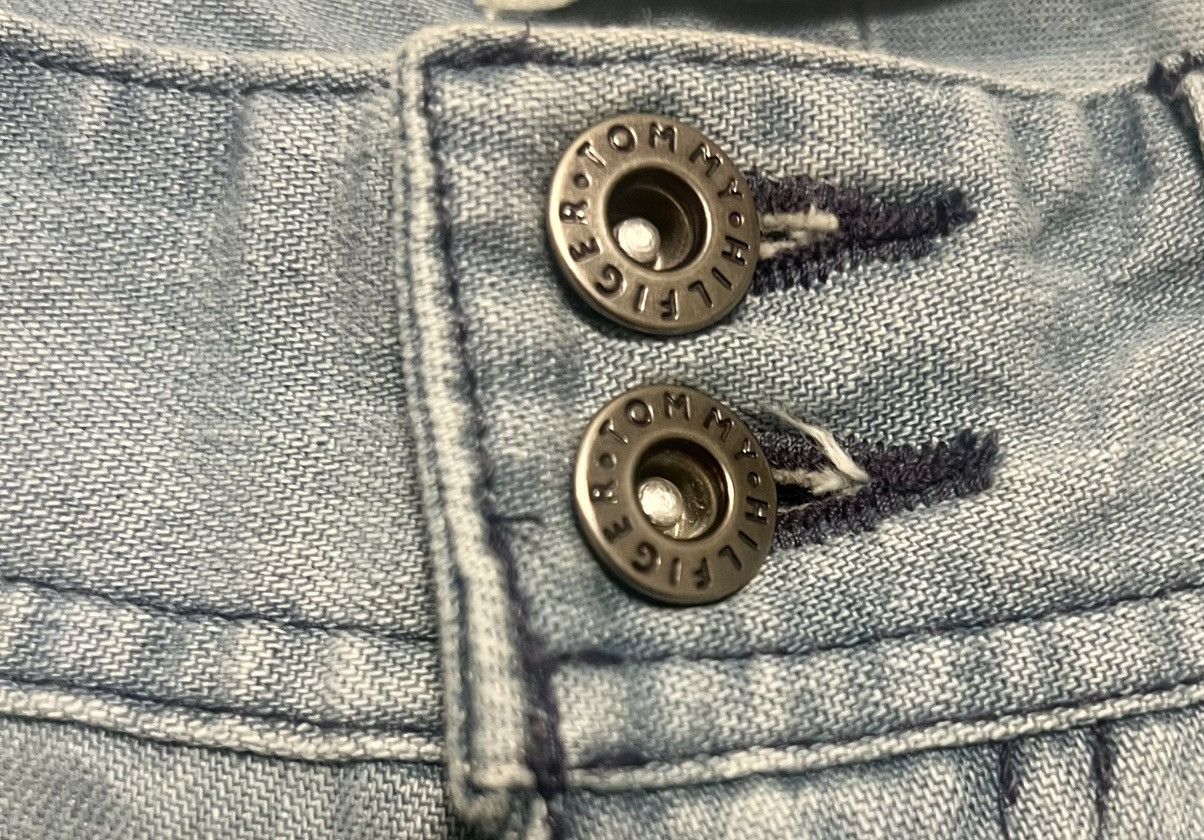 Designer × Other × Tommy Hilfiger Authentic Tommy Hilfiger denim blue shorts rare 4 vintage Size 27" / US 4 / IT 40 - 2 Thumbnail