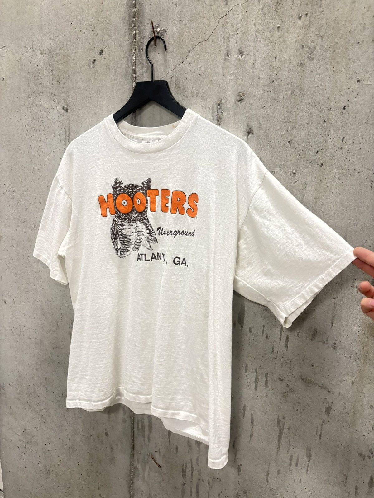 Vintage Vintage Hooters Atlanta Shirt Faded Distressed Grunge Band Size US XL / EU 56 / 4 - 2 Thumbnail