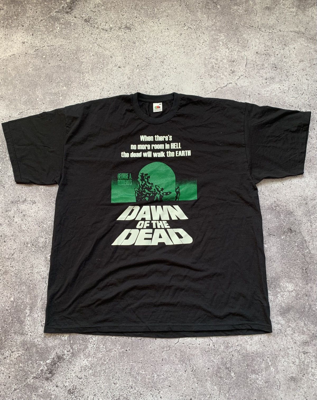 Fruit Of The Loom 🔥VINTAGE DAWN OF THE DEAD 00’S HORROR MOVIE PROMO TSHIRT Size US XXL / EU 58 / 5 - 2 Thumbnail