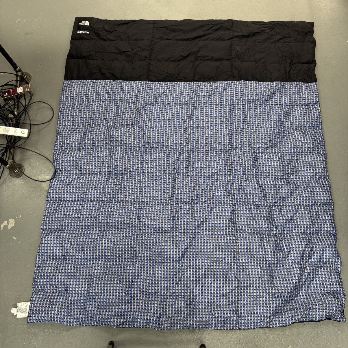 最終値下げSupreme TNF Mountain Nupste Blanket Supreme-The-North-Face-
