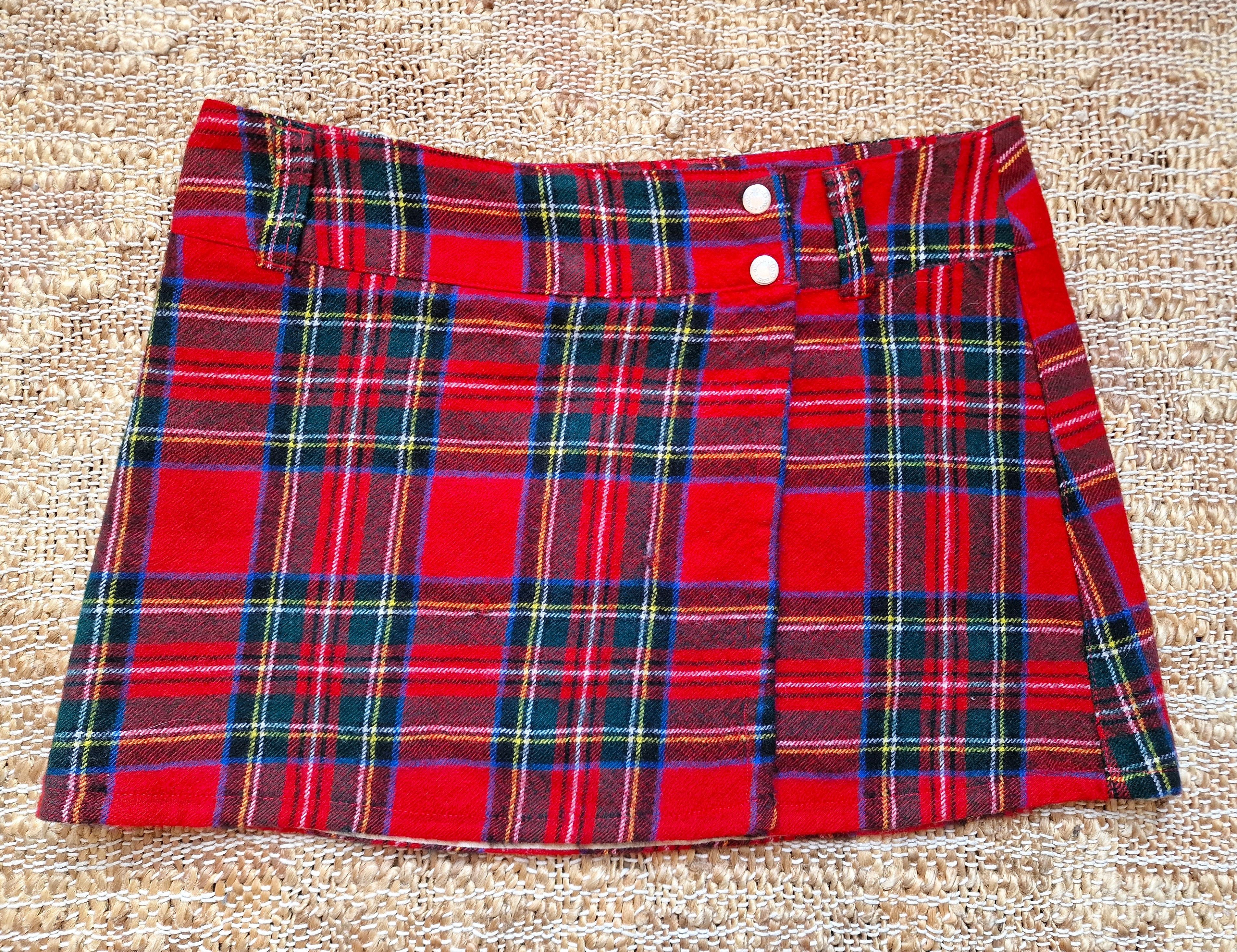 Dolce & Gabbana D&G Dolce and Gabbana Tartan School Girl Wool Skirt Size 30" / US 8 / IT 44 - 7 Thumbnail