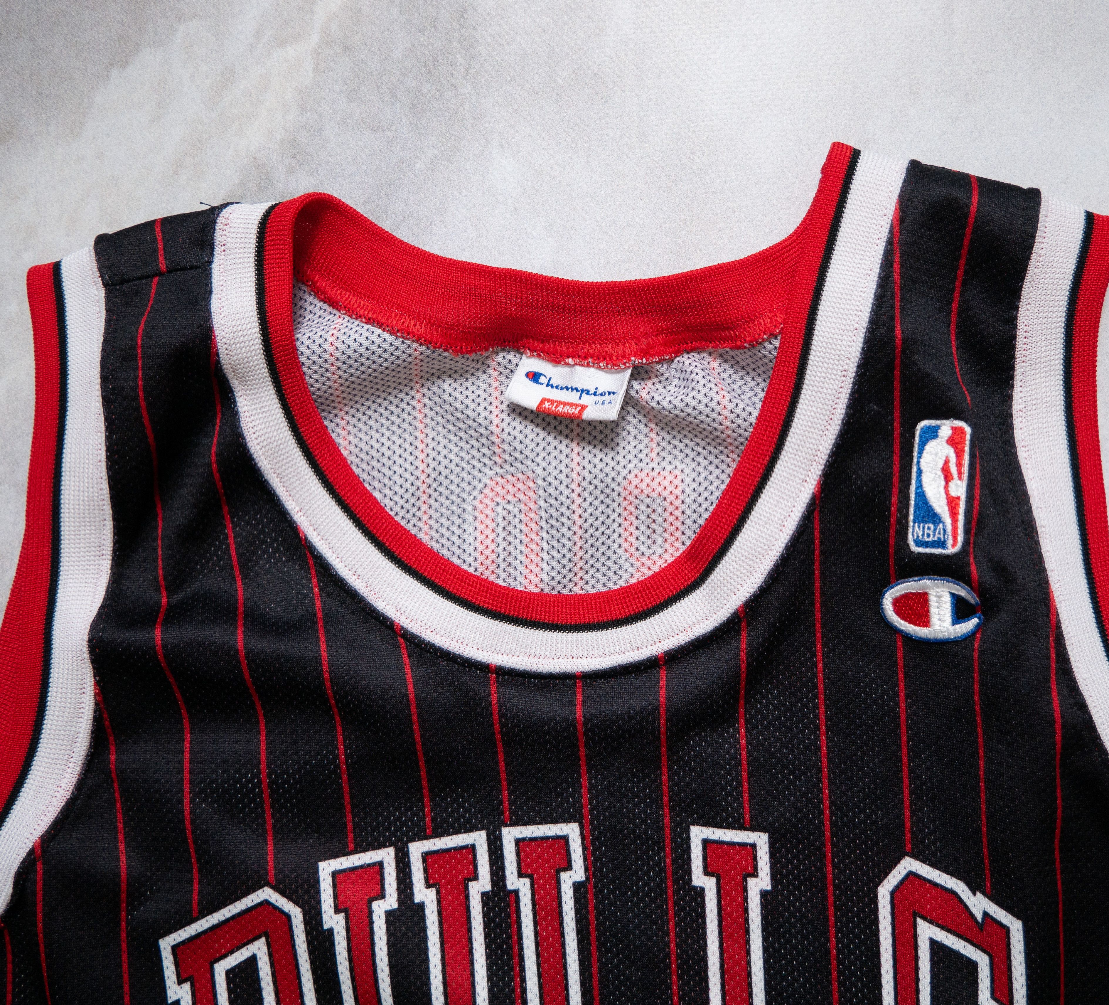 Champion × NBA × Vintage Vintage Champion x NBA Bulls #23 Jordan Striped Jersey Size US XL / EU 56 / 4 - 8 Thumbnail
