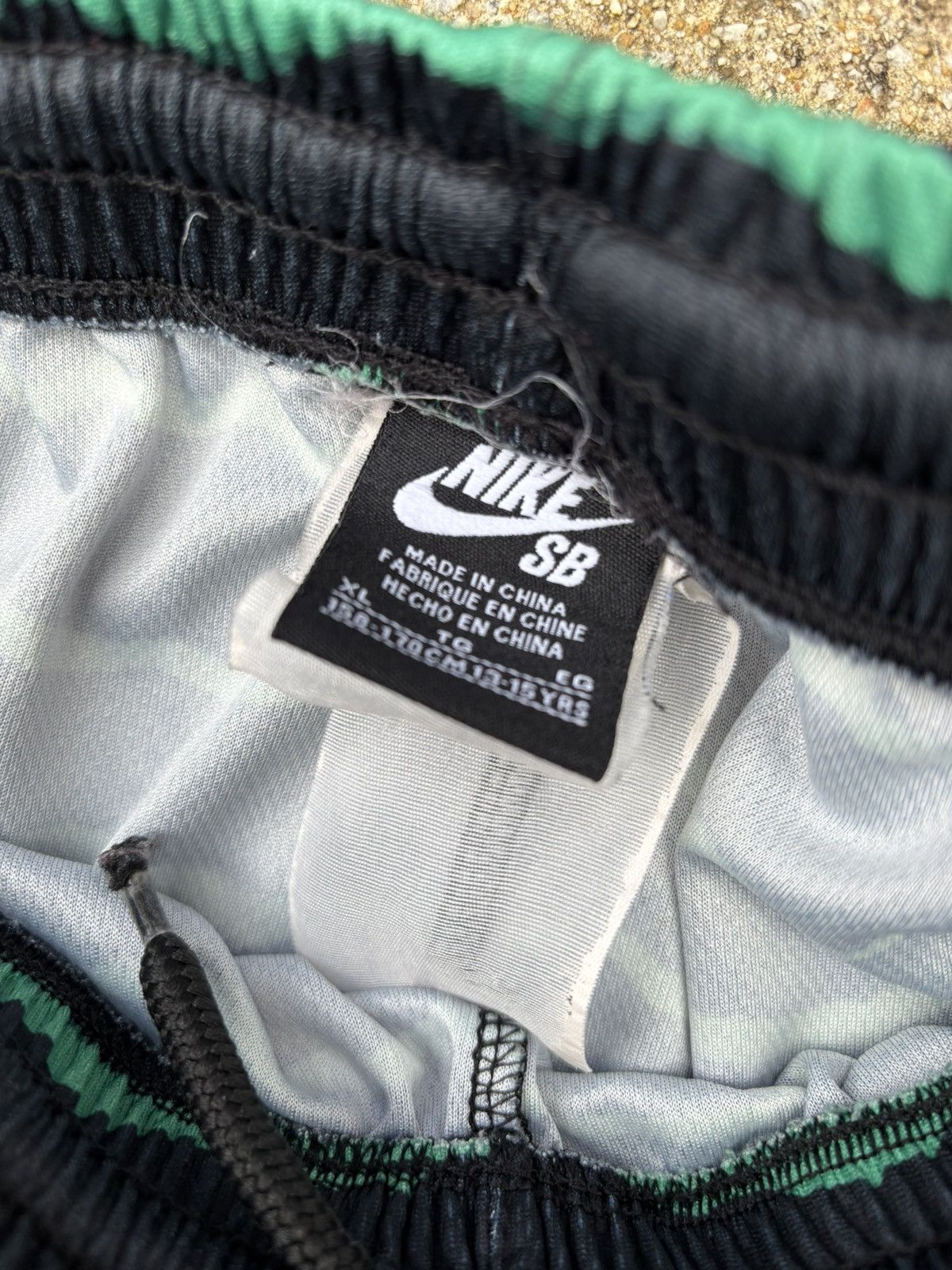 Nike SB Nike SB Shorts Size US 30 / EU 46 - 2 Thumbnail