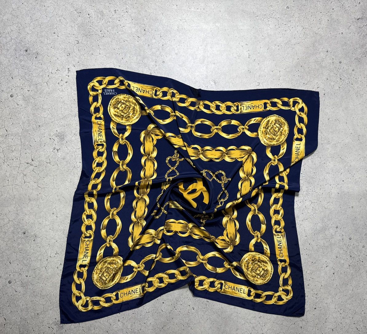 Chanel Chanel Paris Gold Chain 100% Silk Luxury Very Rare Scarf Size ONE SIZE - 5 Thumbnail