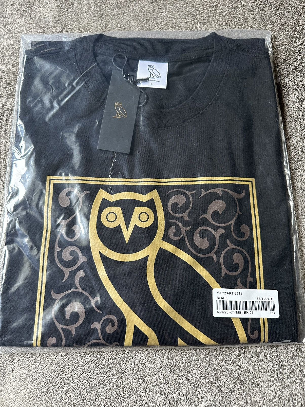 Drake × October's Very Own OVO ARABIC CALLIGRAPHY FAMILY OWL T-SHIRT TEE NEW with tags Size US L / EU 52-54 / 3 - 1 Thumbnail