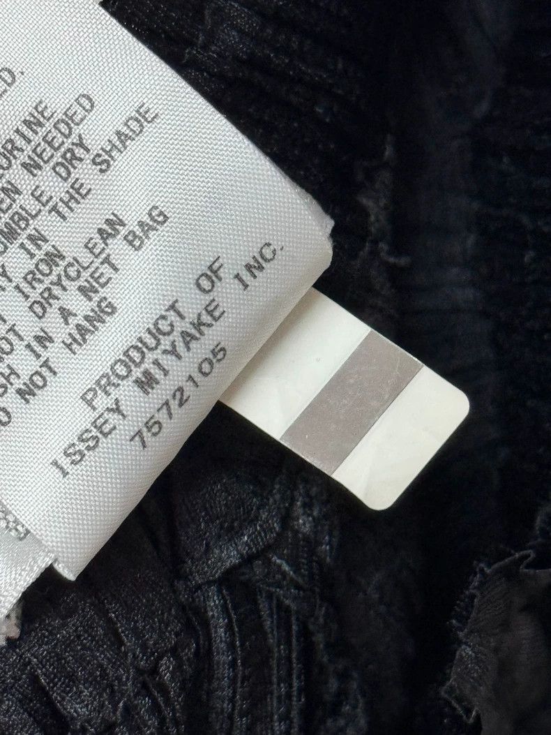 Issey Miyake Issey Miyake size:3 Black pleated hammer shaped pants Size 22" - 5 Thumbnail