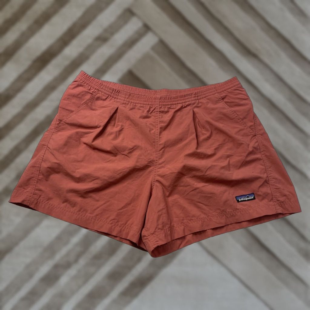 Patagonia VINTAGE Patagonia Baggies Shorts Women L Drawstring Elastic Waist 90s Peach Nylon Logo Regular Size 36" / US 14 / IT 50 - 1 Thumbnail
