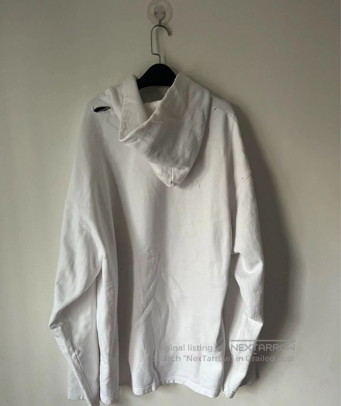 Balenciaga Balenciaga S22 White Distressed Logo Sweatshirt. Size US S / EU 44-46 / 1 - 2 Thumbnail