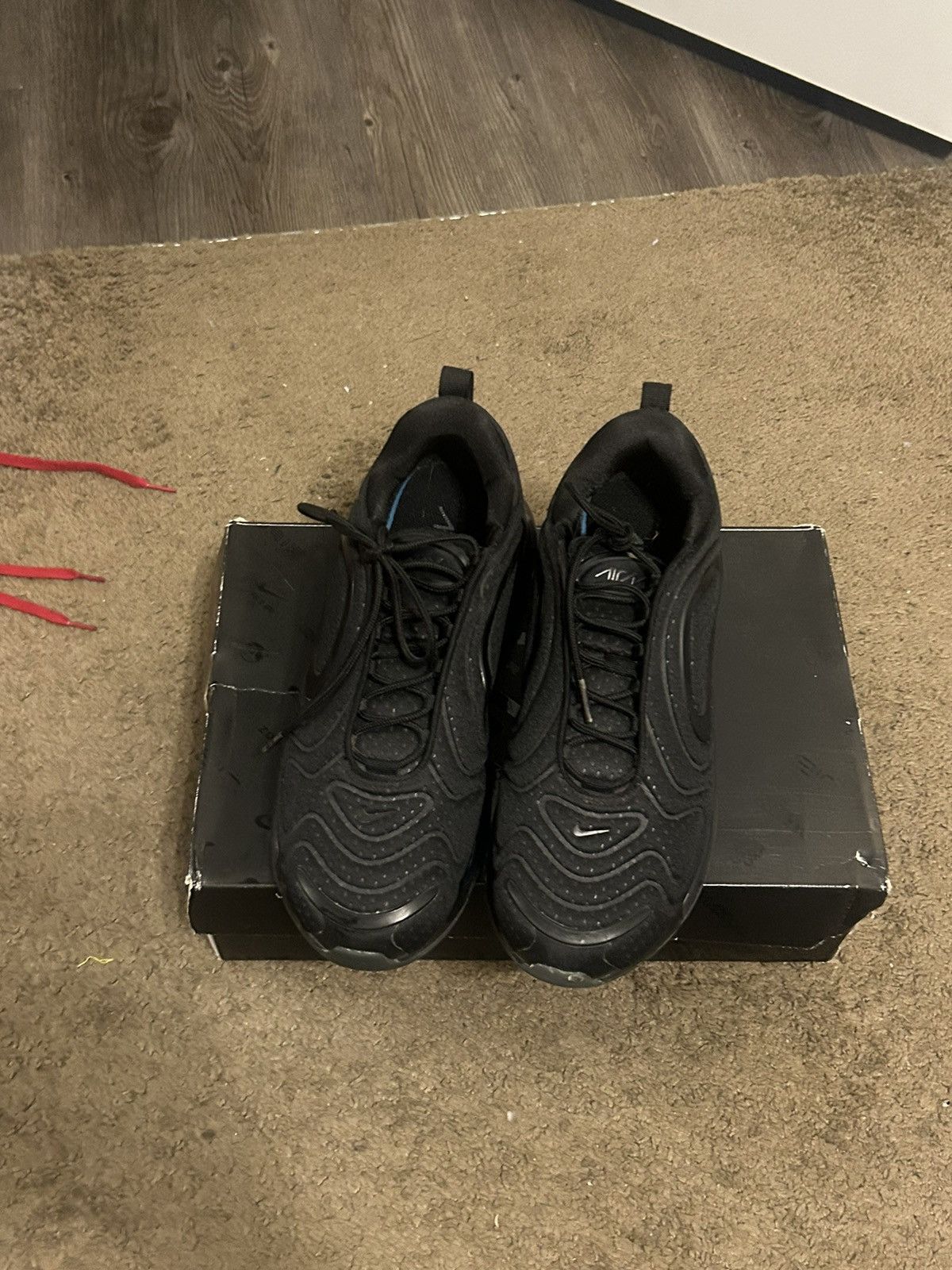 Nike Nike Air Max 720 Triple Black Size US 10.5 / EU 43-44 - 2 Thumbnail