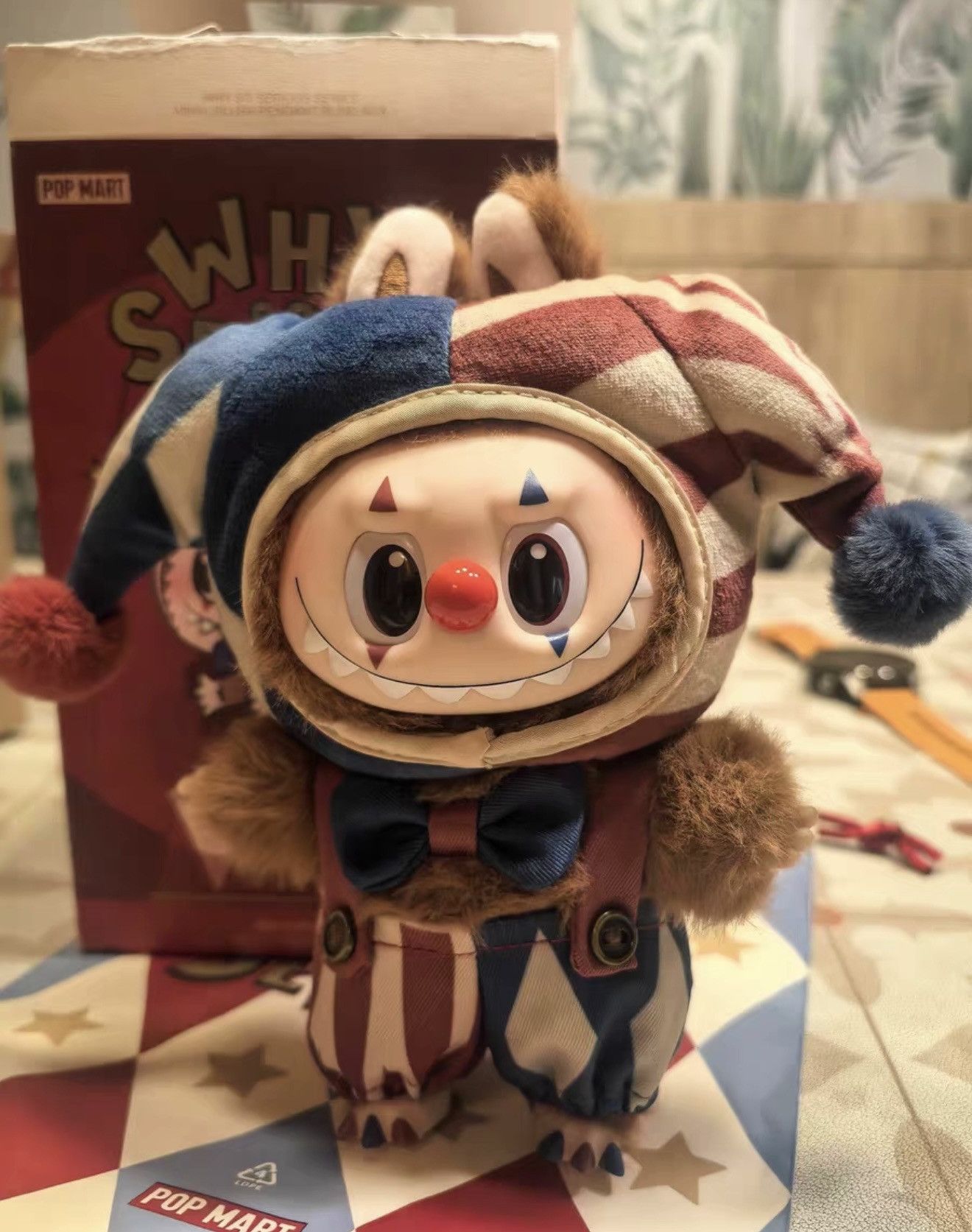 POP MART Pop Mart Halloween Series Juggling Clown Labubu Size ONE SIZE - 4 Thumbnail
