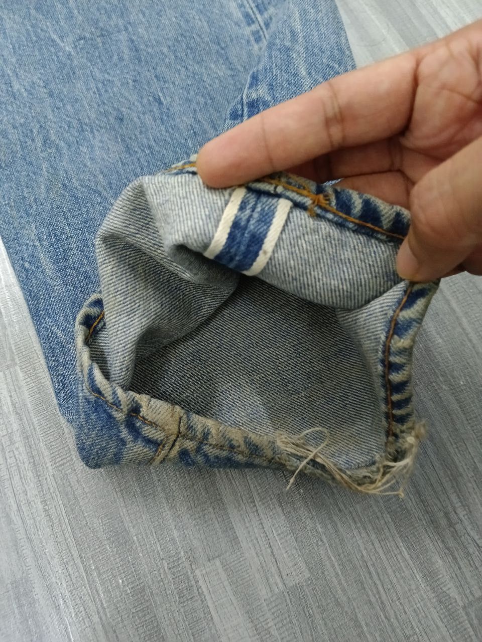 Levi's Vintage Clothing THRASH LEVIS 70s SELVEDGE DENIM PANTS Size US 33 - 9 Thumbnail