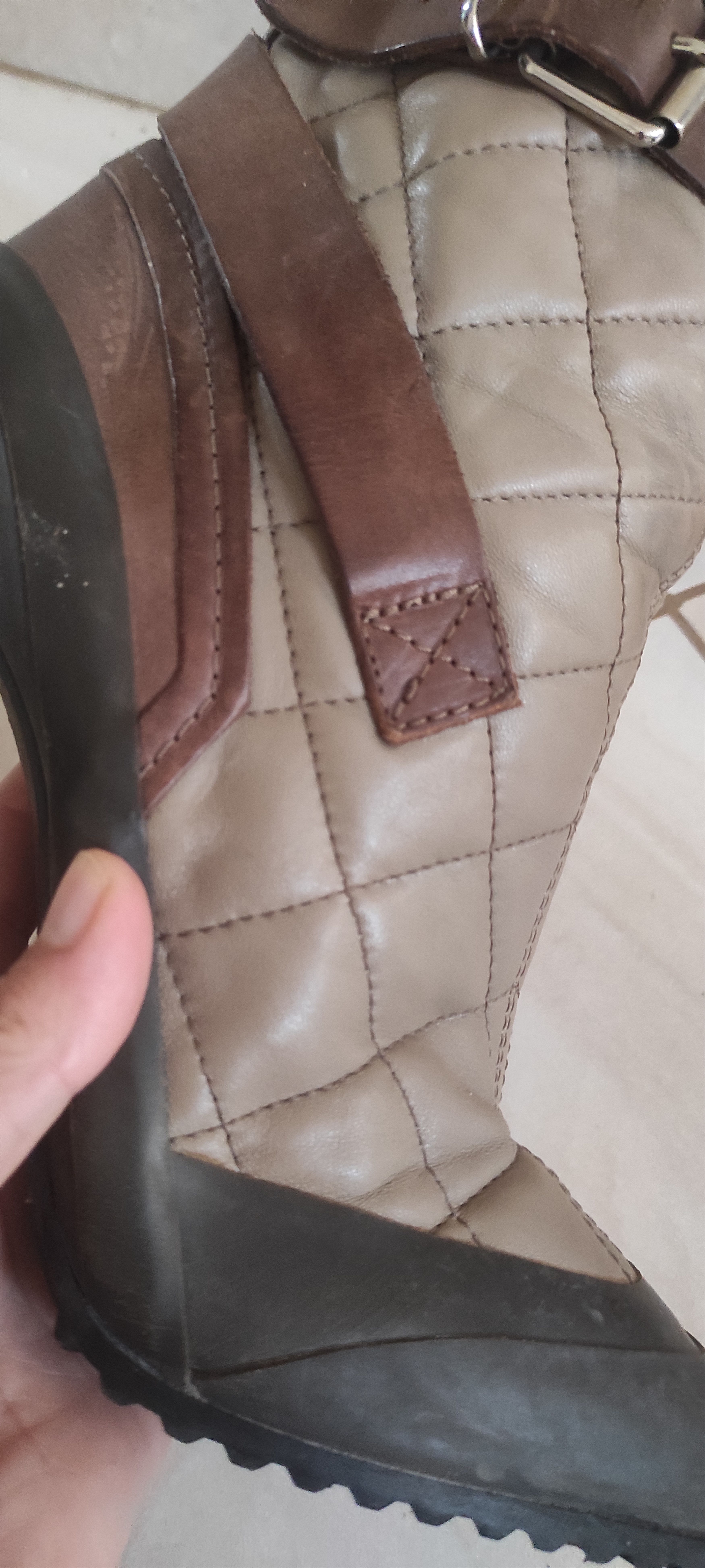 Burberry Burberry Brit Beverley Ankle Bootie Brown Quilted Sz Eur 40 Size US 8.5 / IT 38.5 - 10 Thumbnail