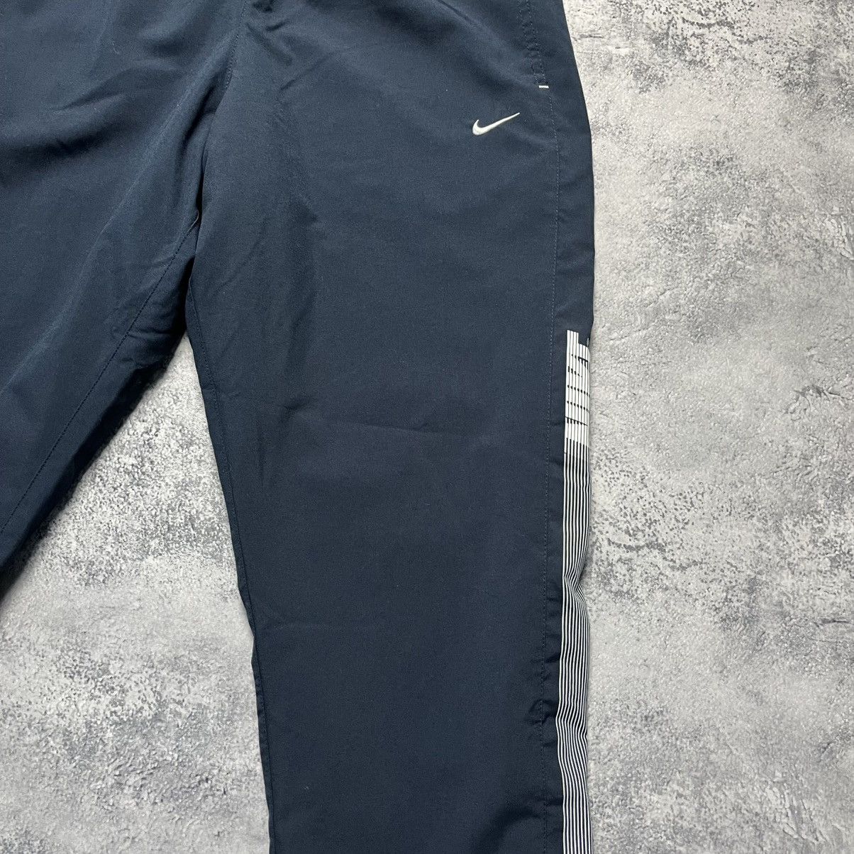 Nike Vintage Nike Nylon Track Pants Swoosh Y2K Streetwear Drill Size US 32 / EU 48 - 4 Thumbnail