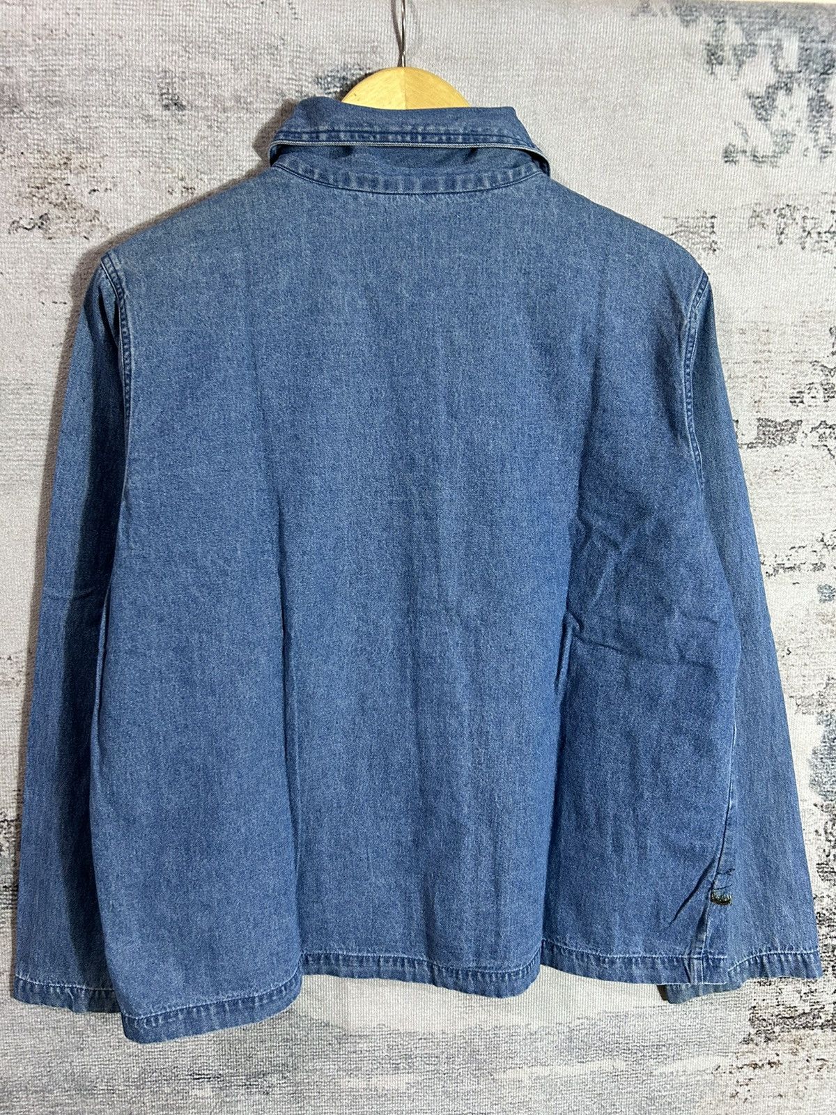 2000s Undefined Animal Shirt