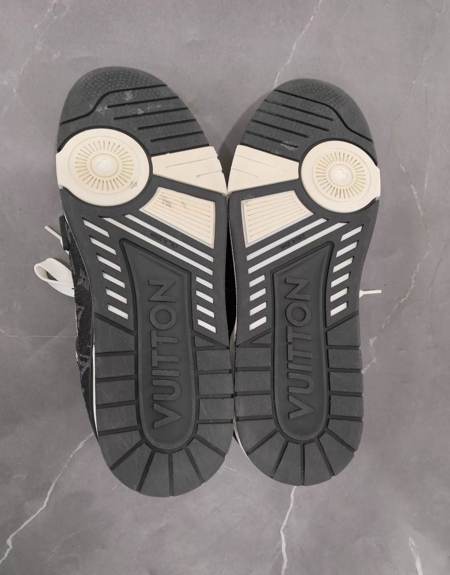 Louis Vuitton Louis Vuitton Trainer Panda Men's 41.5 Size US 8.5 / EU 41-42 - 6 Thumbnail