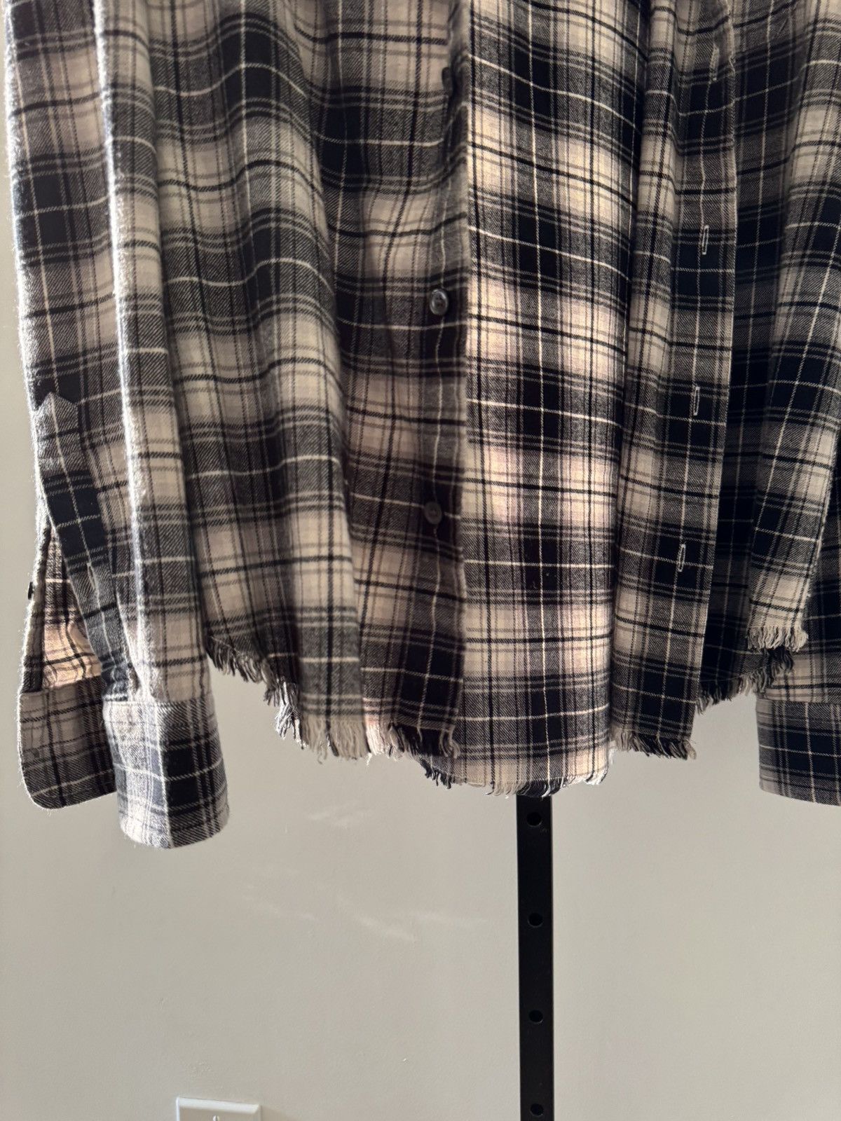 Frame Frame flannel frayed hem plaid shirt Size US M / EU 48-50 / 2 - 5 Thumbnail