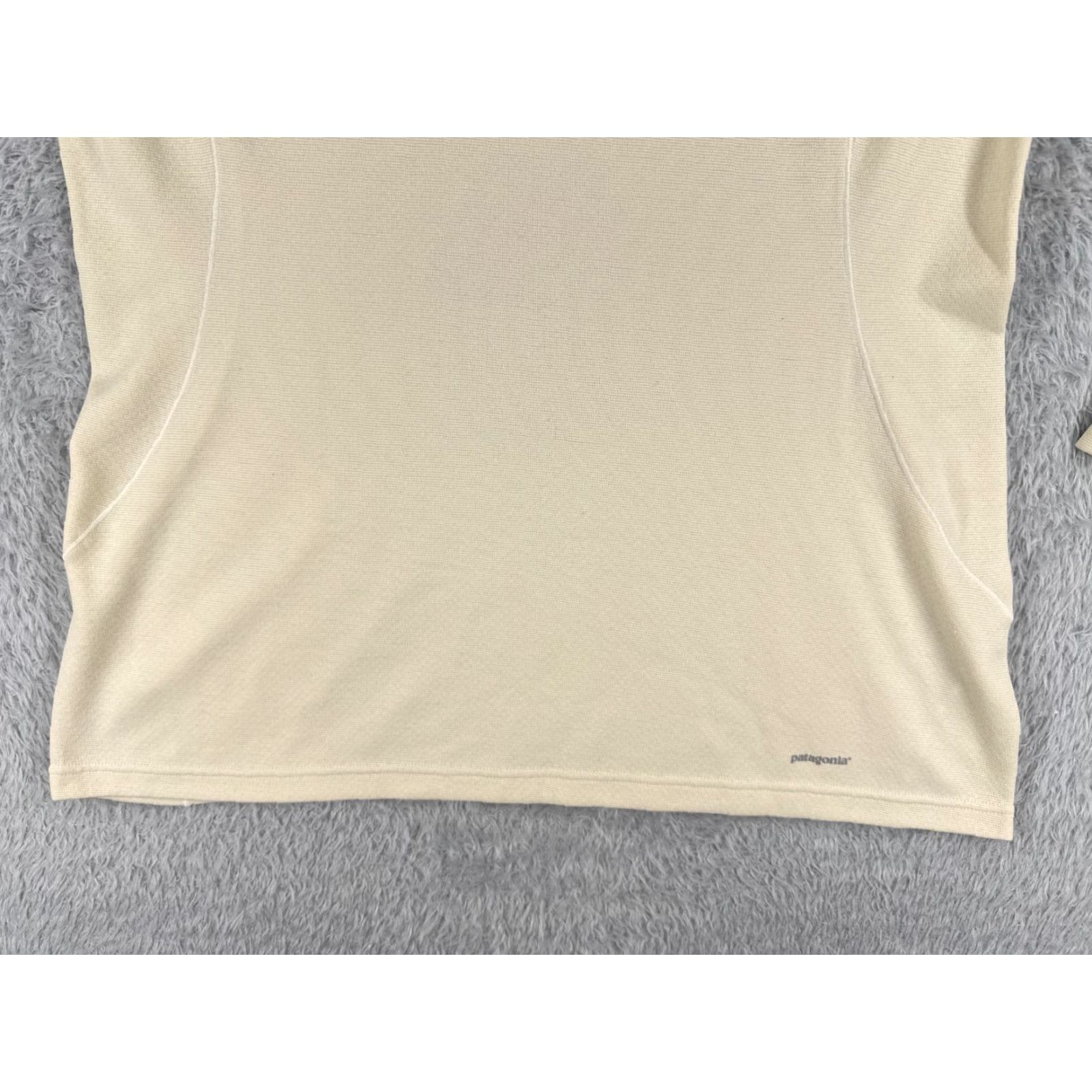 Patagonia Patagonia Shirt Womens Medium Yellow Capilene 3 Midweight Crew Long Sleeve Poly Shirt Womens Medium Yellow Capilene 3 Midweight Crew Long Sleeve Poly Size M / US 6-8 / IT 42-44 - 5 Thumbnail