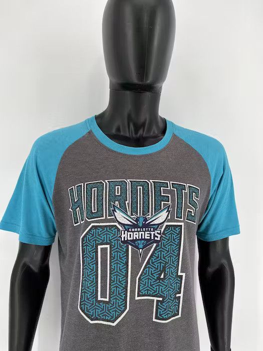 NBA × Vintage 90s Vintage Charlotte Hornets NBA T-Shirt Streetwear Style Size US L / EU 52-54 / 3 - 5 Thumbnail