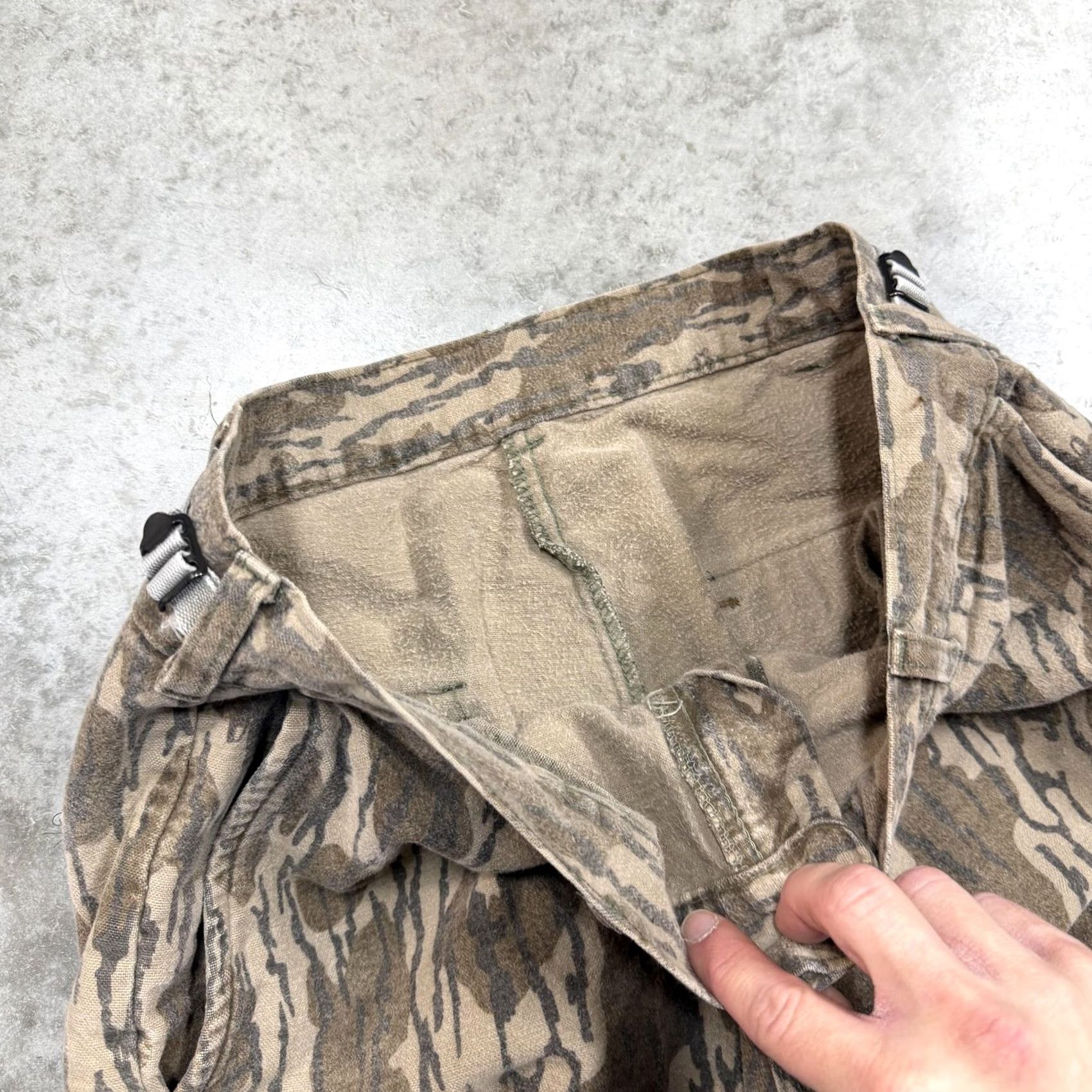 Vintage Mossy Oak Cargo Pants Mens 34 x 27 Brown Camo Flannel Adjustable Waist Hunting Shirt Size US 34 / EU 50 - 4 Thumbnail
