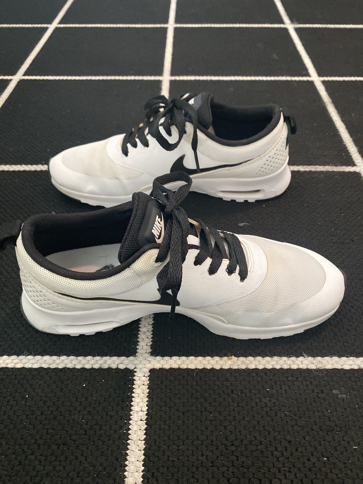 Nike Nike Air Max Thea Size US 8 / EU 41 - 2 Thumbnail