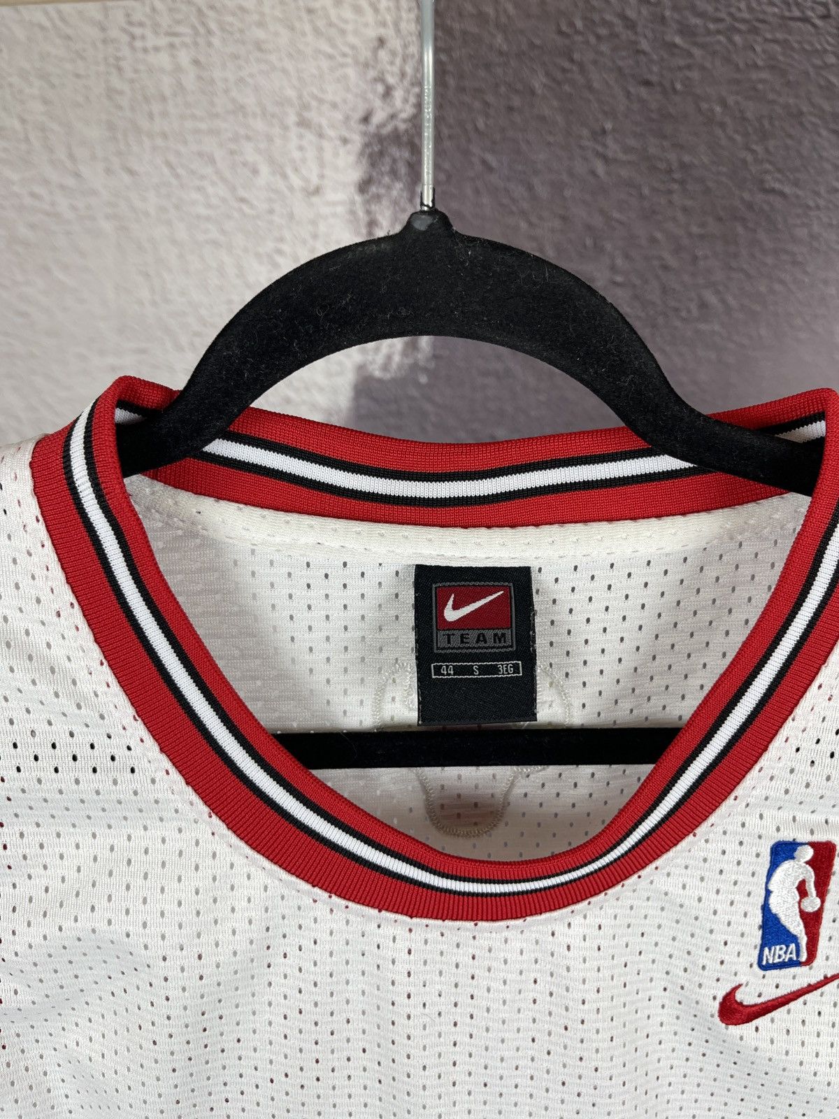 NBA Vintage Nike Chicago Bulls #23 Michael Jordan NBA jersey Size US S / EU 44-46 / 1 - 9 Thumbnail