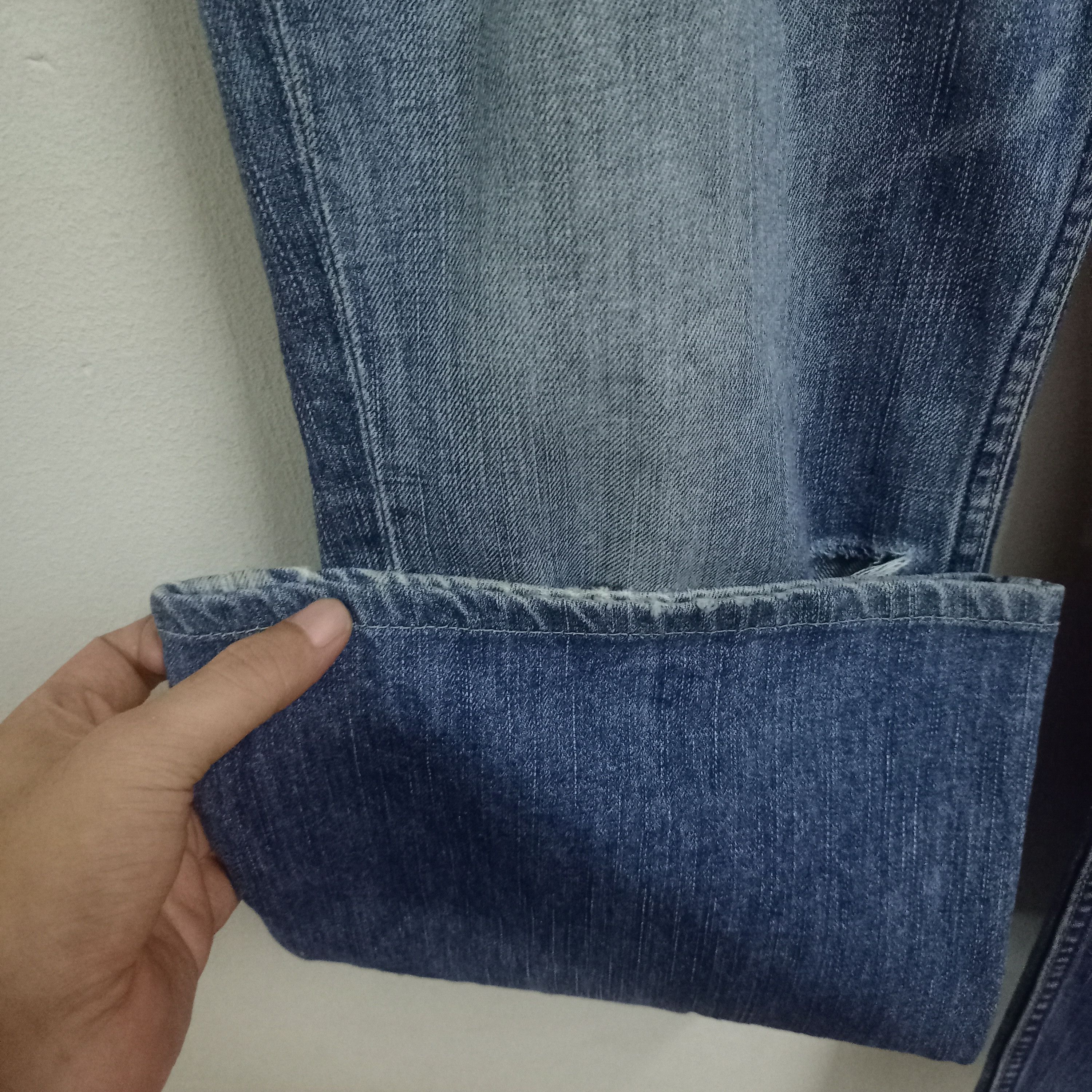 Levi's Vintage 90s Levis Japan Blue Wash Distressed Flare Jeans Size US 33 - 7 Thumbnail
