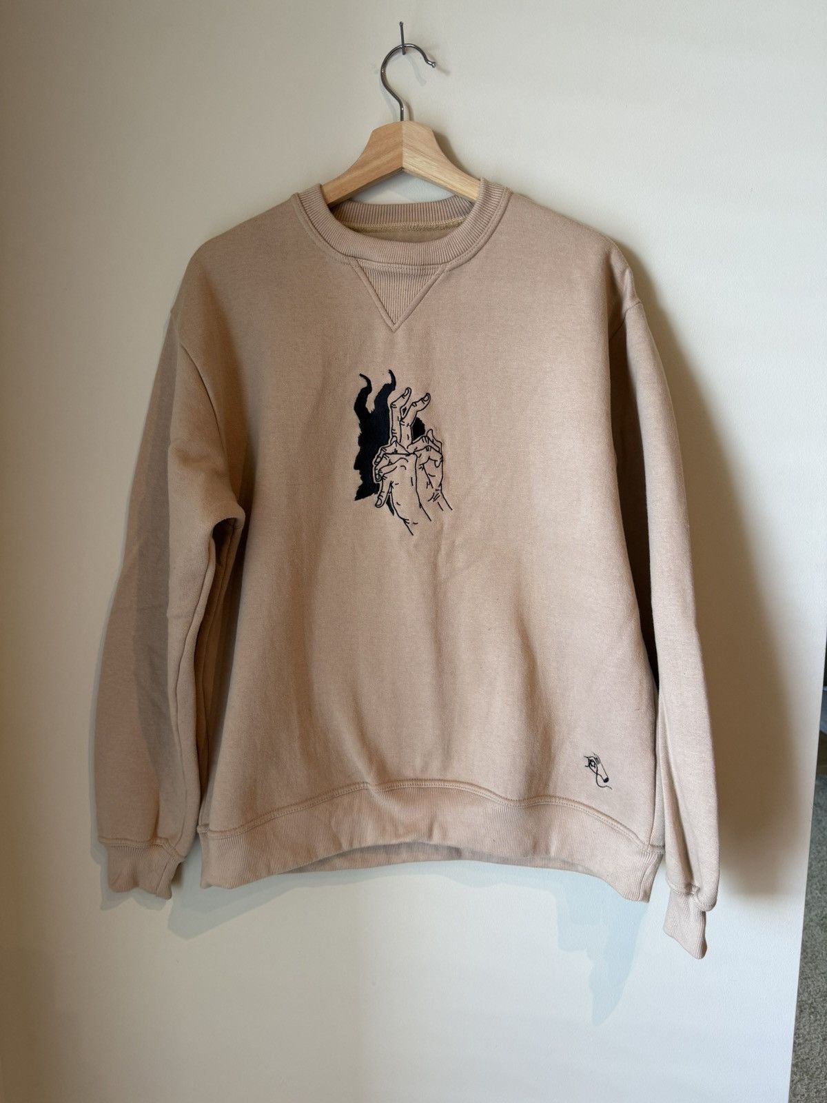 Steady Hands Steady Hands - Devil Finger Puppet Embroidered Sweater SizeL Size US L / EU 52-54 / 3 - 1 Thumbnail