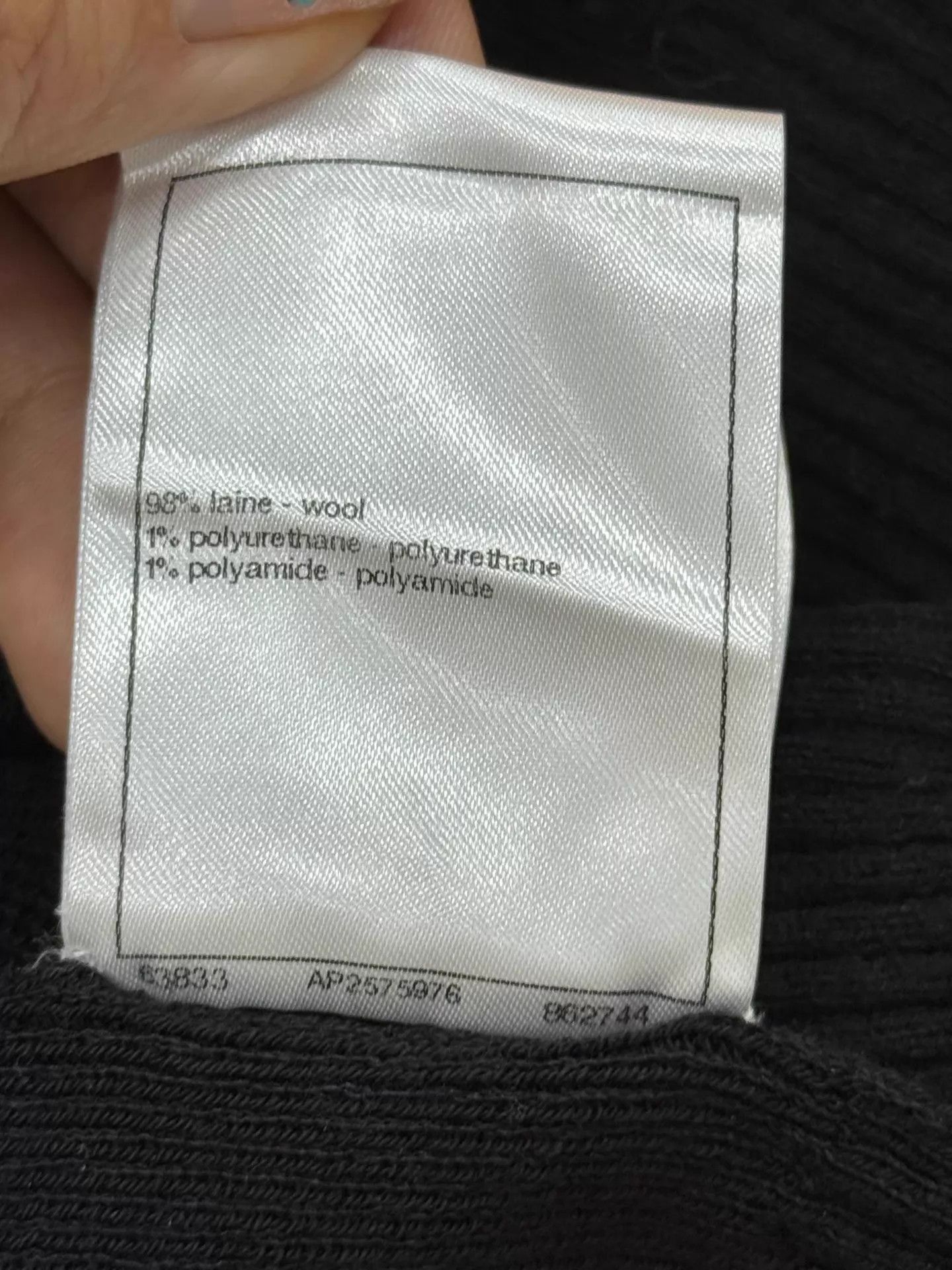 Chanel Chanel 24K Black Wool Vneck Logo Embroidered Tank Top 36 New Size XS / US 0-2 / IT 36-38 - 7 Thumbnail