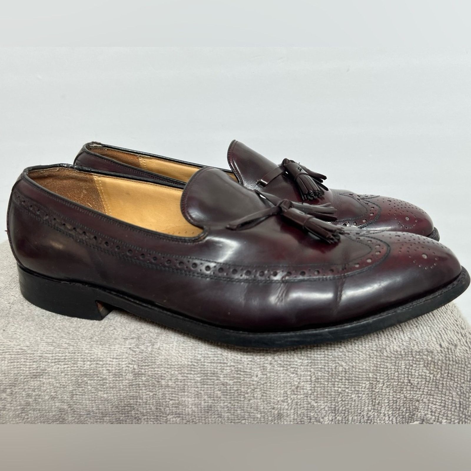 Johnston & Murphy Johnston & Murphy Aristocraft Men’s Tassel Loafers Burgundy Size US 11 / EU 44 - 3 Thumbnail
