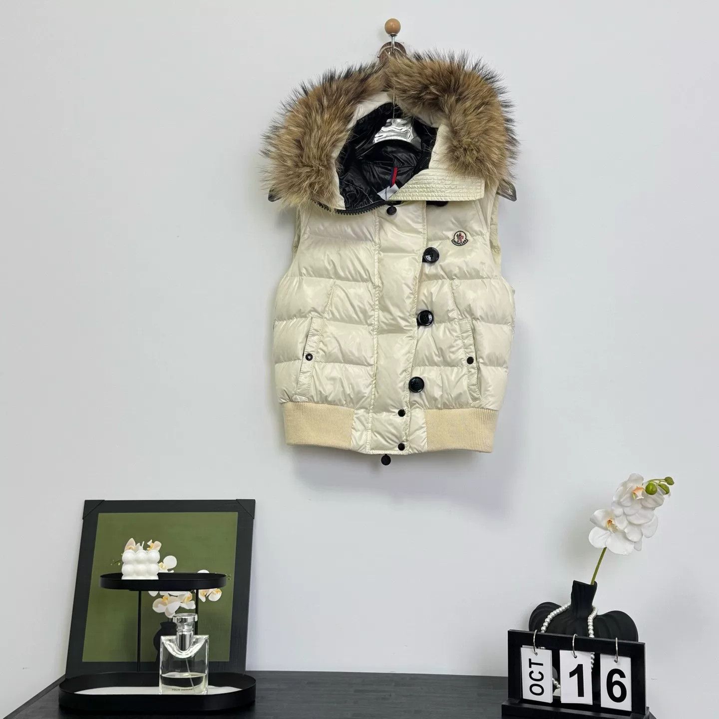 Moncler Moncler Logo Fur Collar Down Vest Size XS / US 0-2 / IT 36-38 - 1 Thumbnail