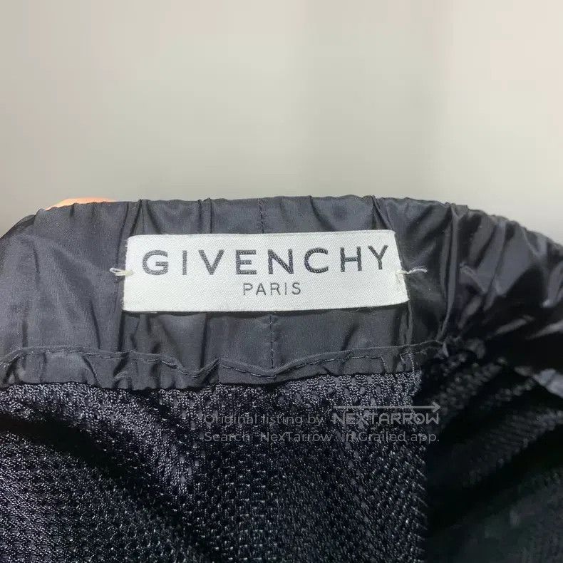 Givenchy Givenchy Black Solid Zip Pocket Nylon Shorts Size US 30 / EU 46 - 2 Thumbnail