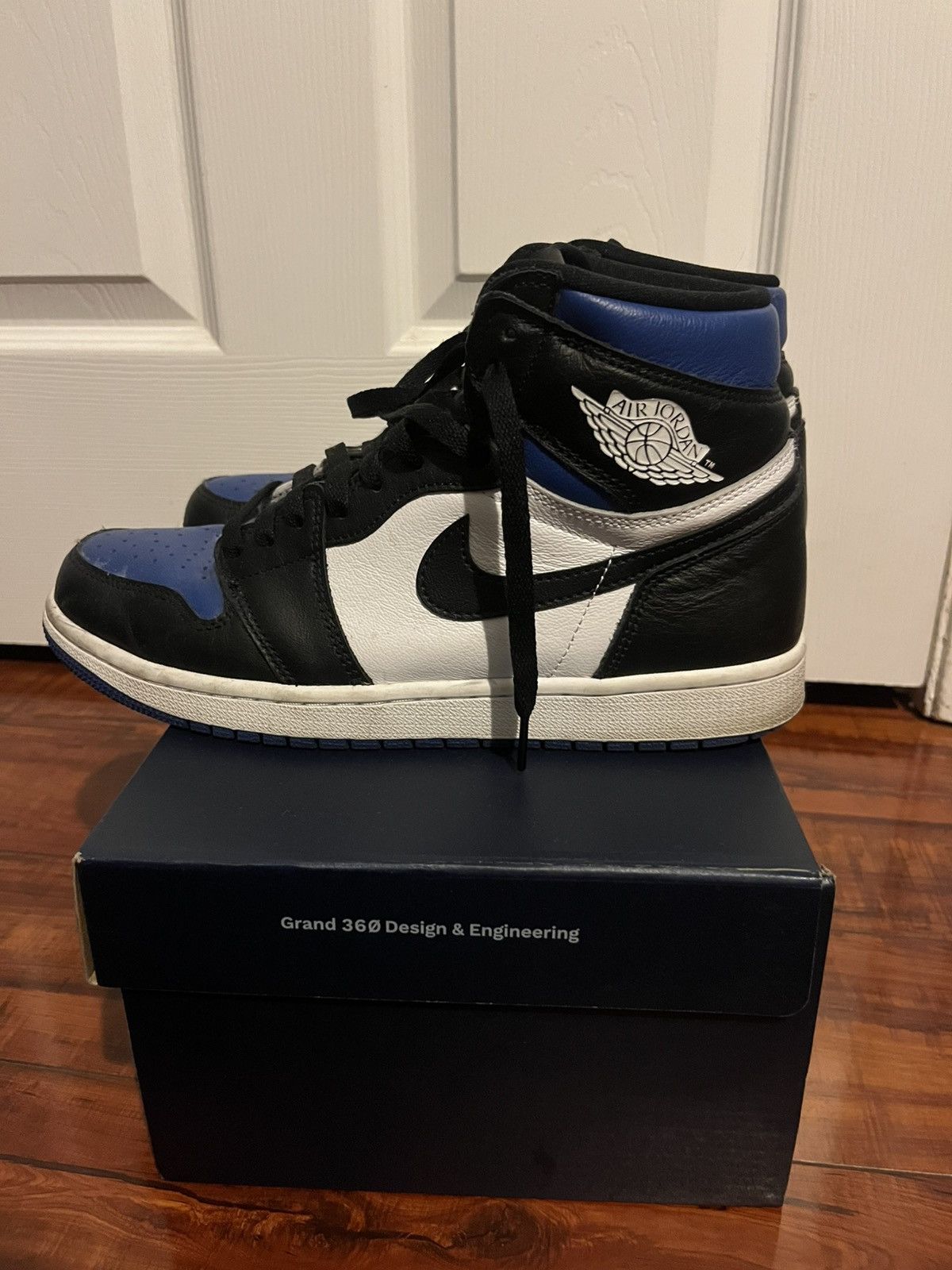 Jordan Brand × Nike Jordan 1 Royal Toe Size US 9.5 / EU 42-43 - 2 Thumbnail