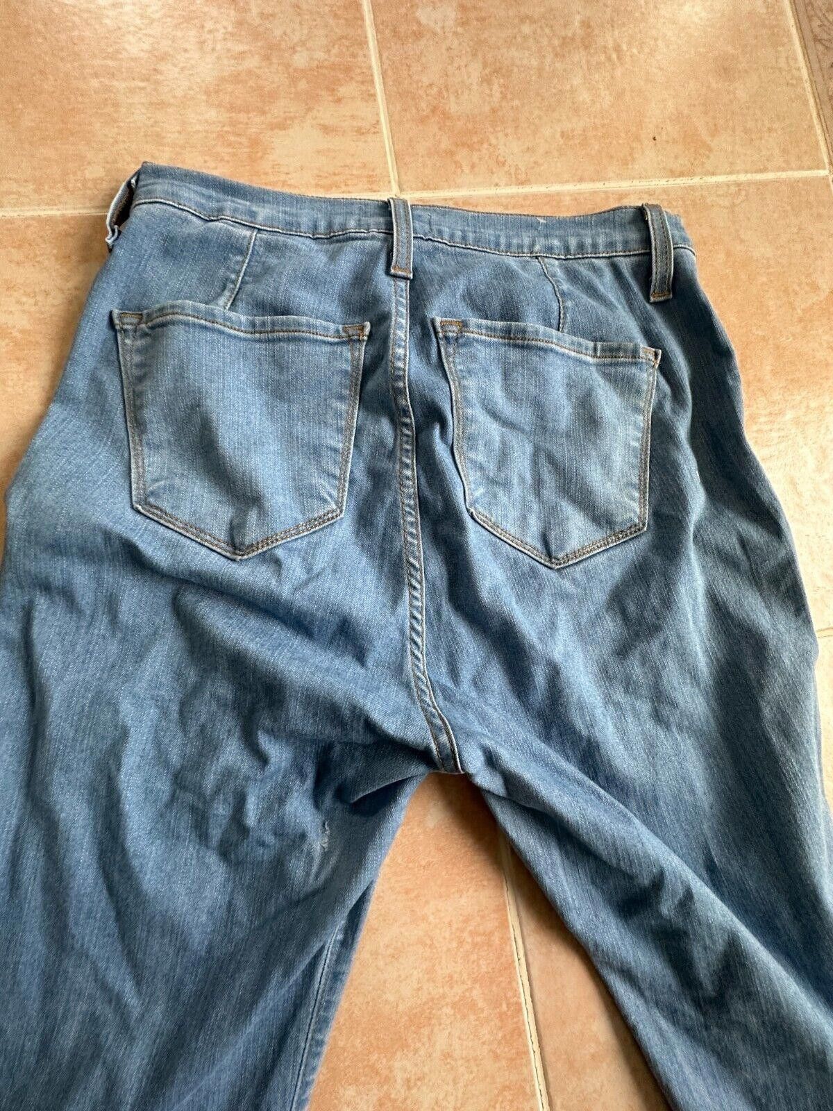 Designer Judy blue los angeles Jeggings wide bottom distressed 11/30 Size 30" / US 8 / IT 44 - 5 Thumbnail