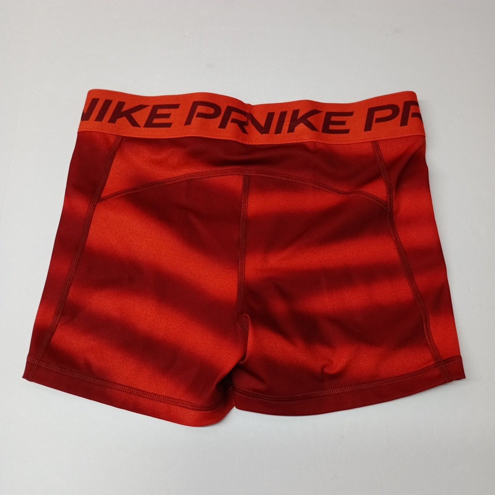 Nike Nike Women's Pro 3" Striped Shorts Red Orange Size M New Size 28" / US 6 / IT 42 - 7 Thumbnail