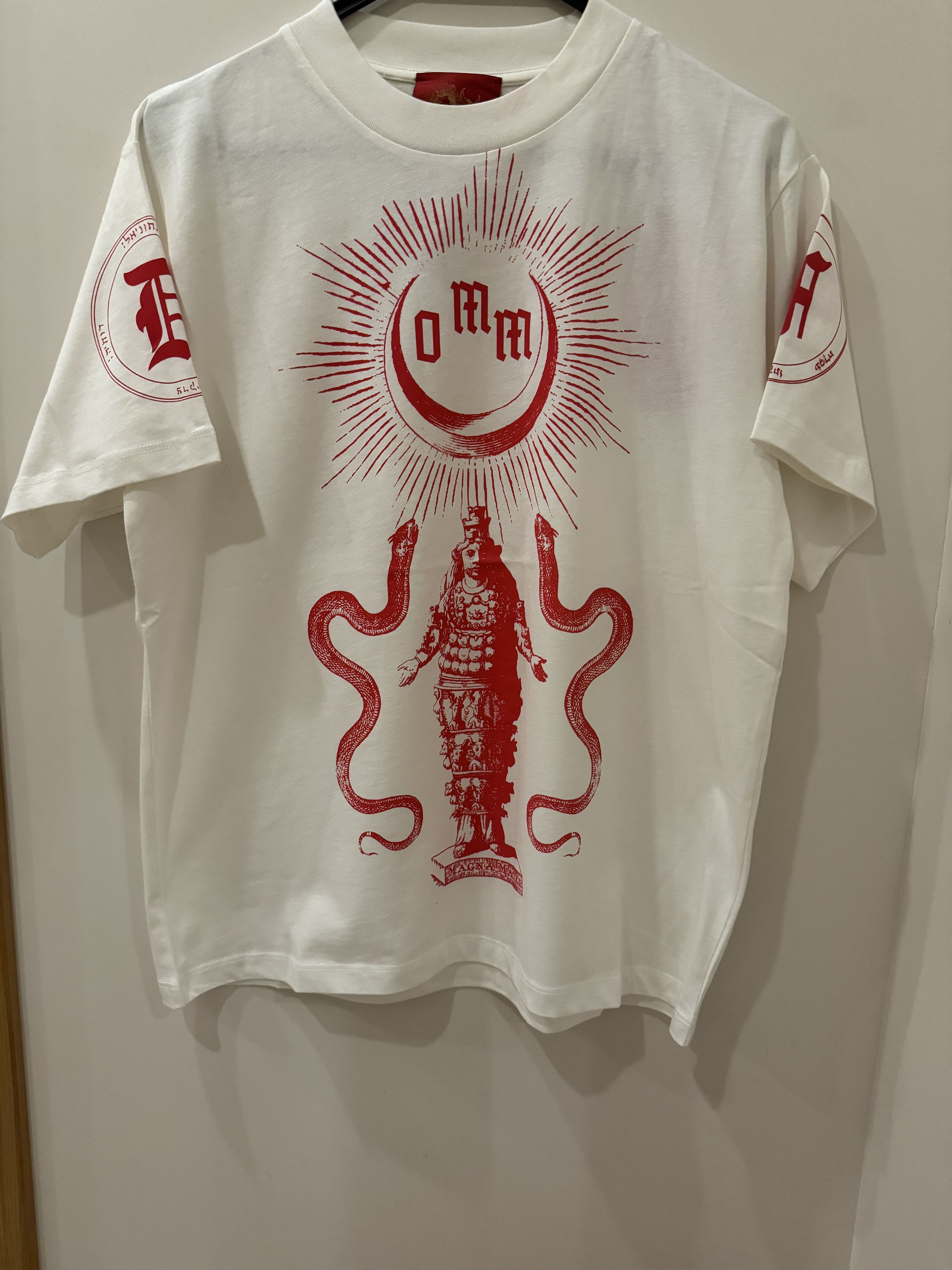 Dilara Findikoglu Unisex White Red Cybele Goddess Print