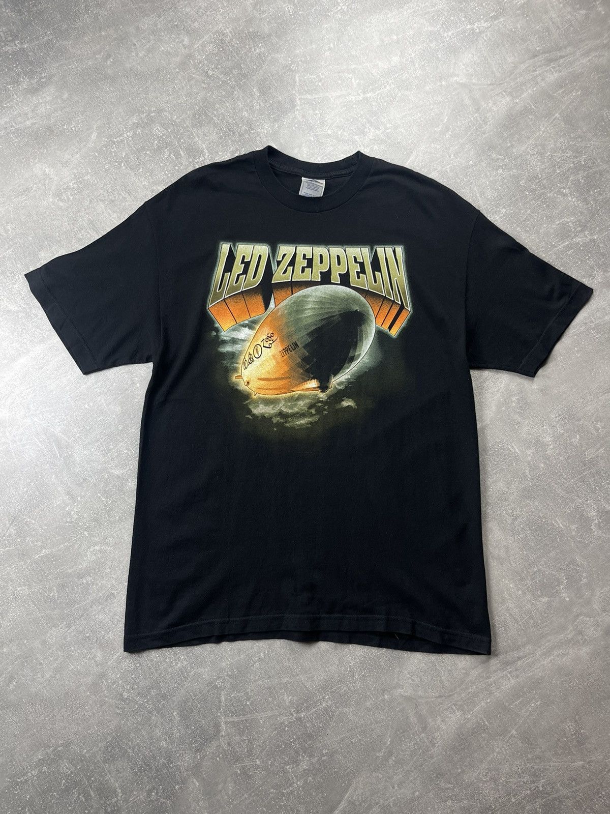 Led Zeppelin Vintage Led Zeppelin Black Graphic Band T-Shirt Size XL 00s Size US XL / EU 56 / 4 - 2 Thumbnail