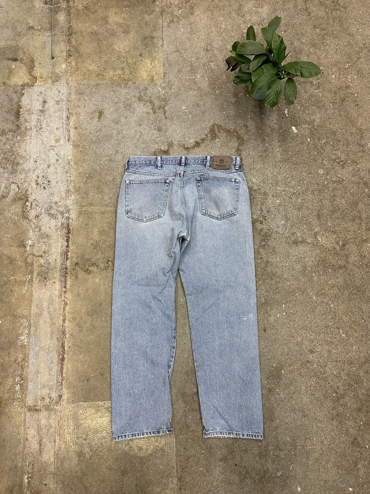 Vintage × Wrangler Wrangler Lightwash Distressed Jeans Size 36 Size US 36 / EU 52 - 2 Thumbnail