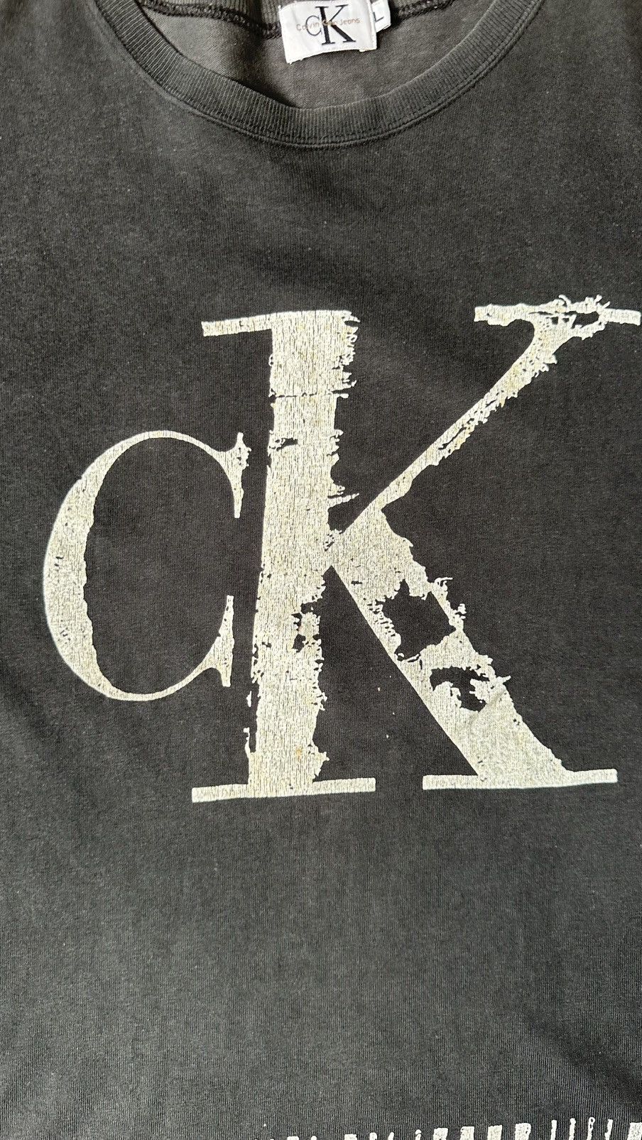 Calvin Klein VINTAGE CALVIN KLEIN JEANS BARCODE PRINT TEE Size US L / EU 52-54 / 3 - 2 Thumbnail