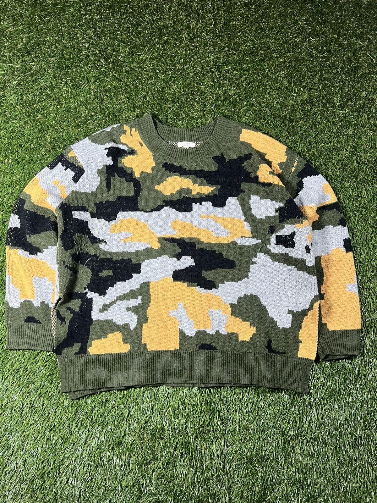 Vintage Vintage Y2k DigiCamo Cropped Boxy Knit Fall Pullover Sweater Size US M / EU 48-50 / 2 - 1 Thumbnail