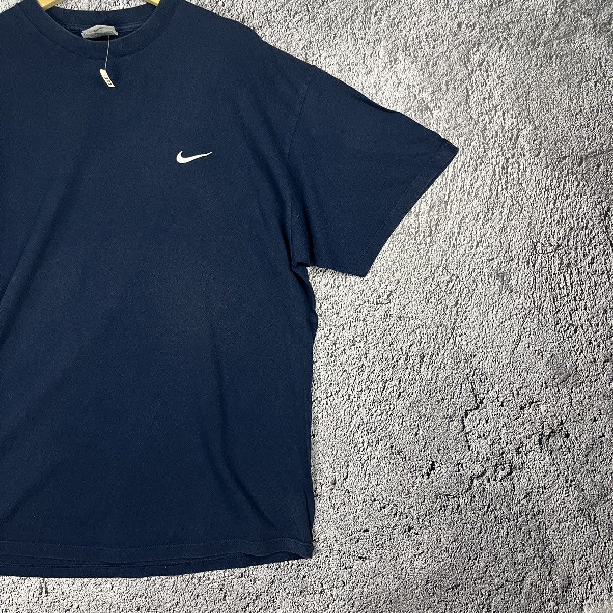 Nike × Vintage 🫐VINTAGE🫐 Nike Little Logo Dark Blue Classic T-Shirt Size US XL / EU 56 / 4 - 8 Thumbnail
