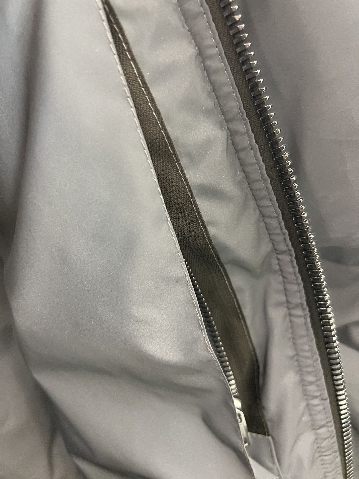 Rick Owens 🔥 Reflective Rick Owens FW22 Strobe Gauntlet bomber jacket Size L / US 10 / IT 46 - 13 Thumbnail