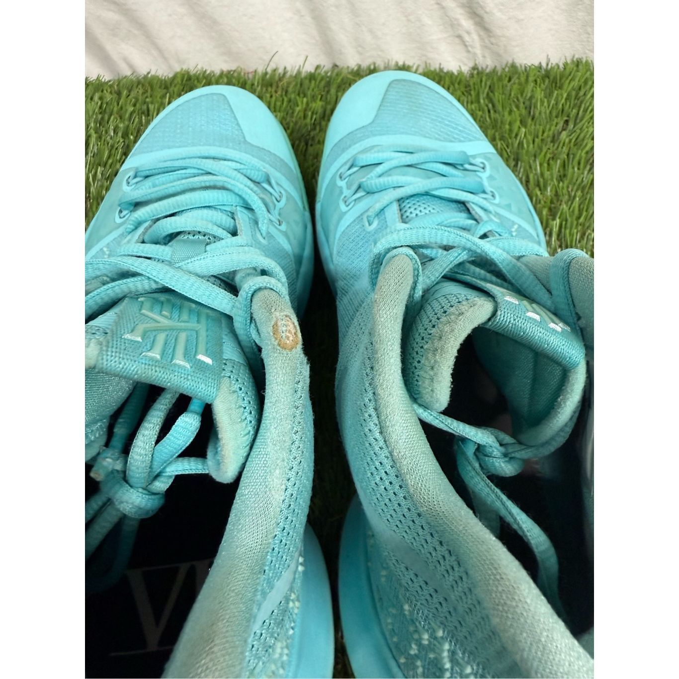 Nike Size 10 - Nike Kyrie 3 Tiffany - 852395-401 RARE Blue Size US 10 / EU 43 - 4 Thumbnail