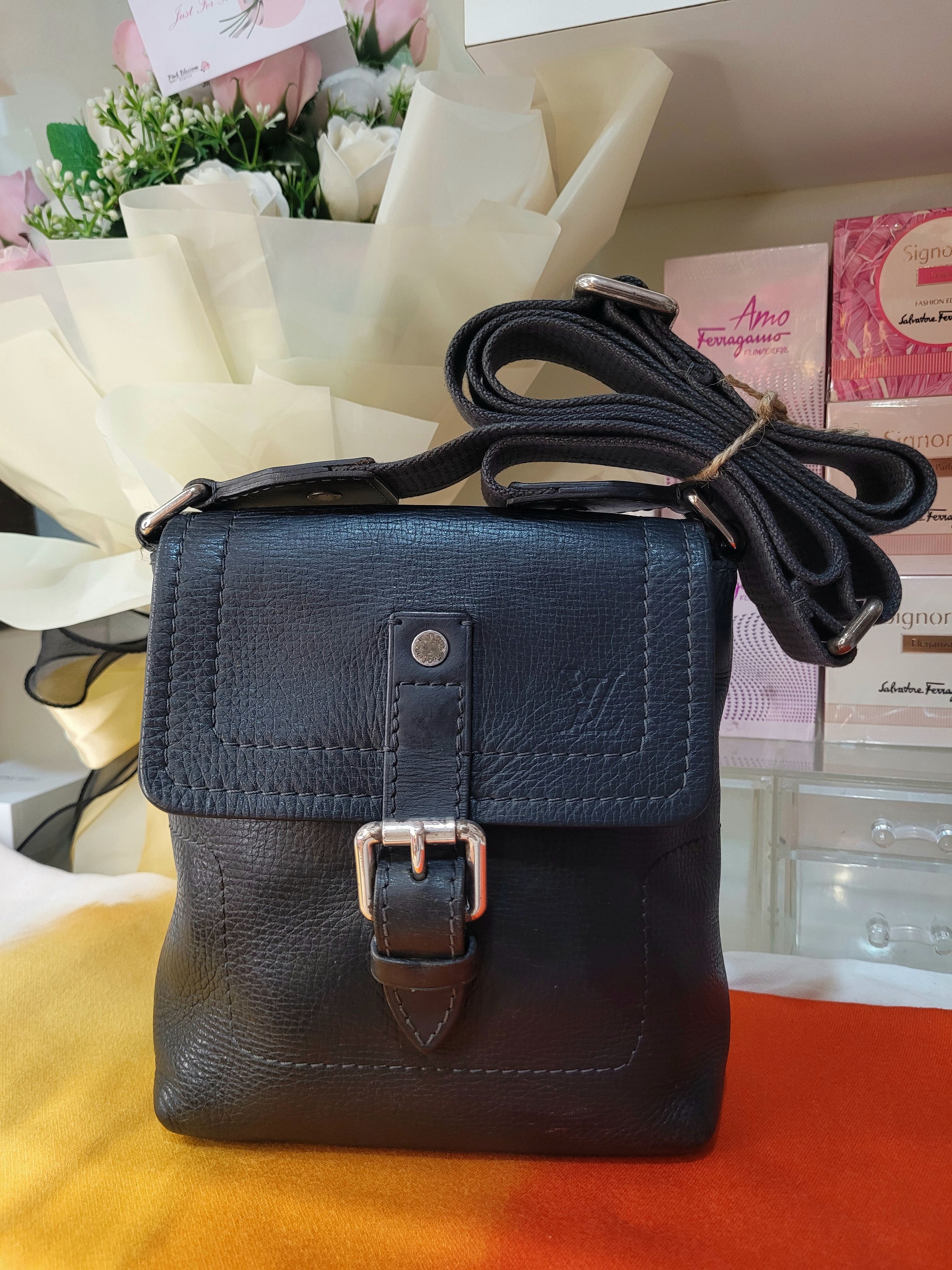 Vintage Louis Vuitton Yuma Basalt Black Utah Shoulder Bag