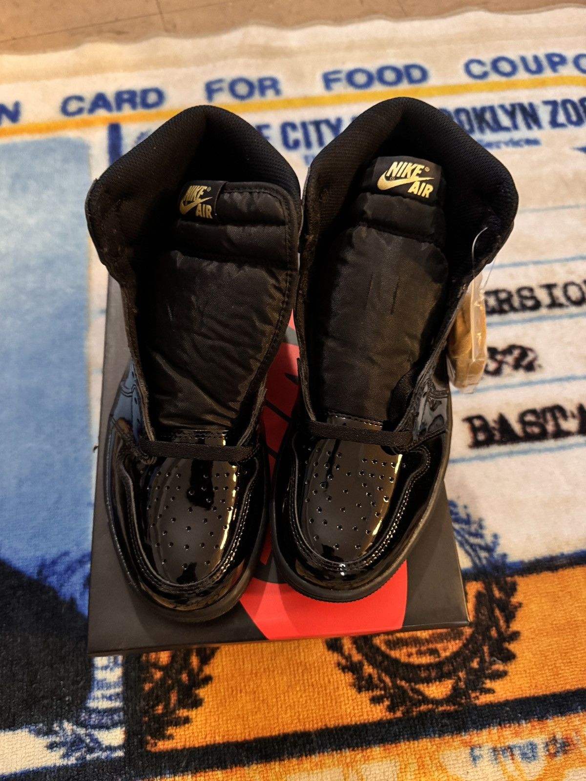 Jordan Brand Jordan 1 Black Metallic Gold Size US 8 / EU 41 - 3 Thumbnail