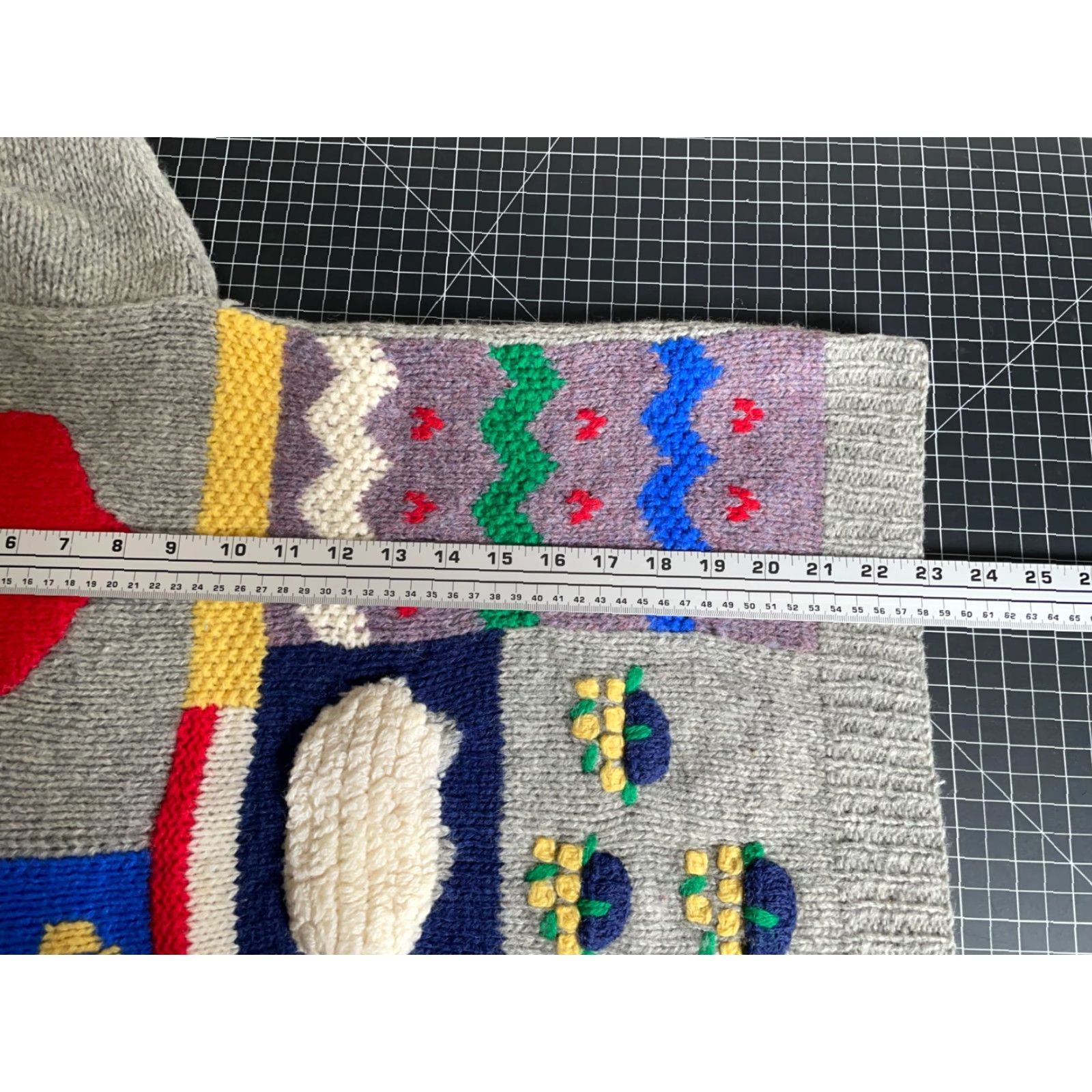 Vintage VINTAGE Eagle's Eye Sweater Women's Medium Gray Cable-Knit Geometric Cat Heart Sheep Retro 90s Size M / US 6-8 / IT 42-44 - 6 Thumbnail