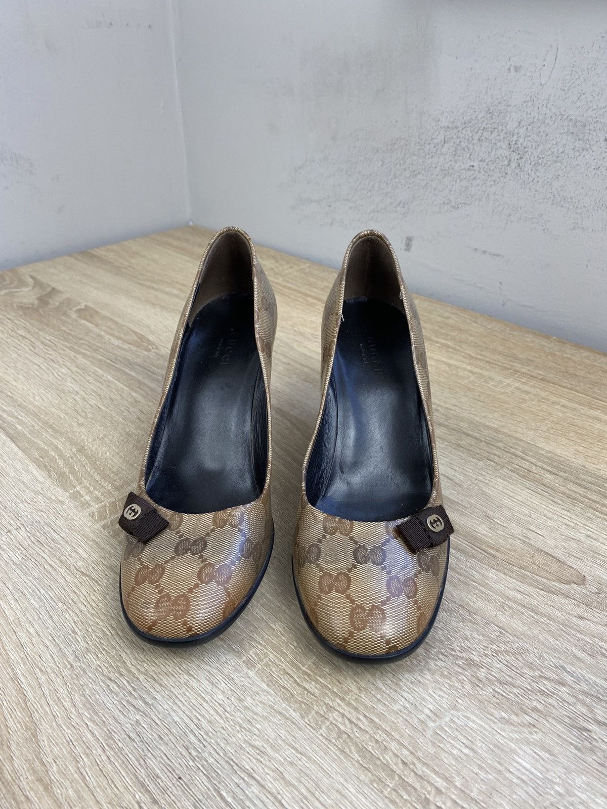 Gucci Gucci Vintage Y2K Beige GG Monogram Pumps Rare Retro Hype Size US 7 / IT 37 - 3 Thumbnail