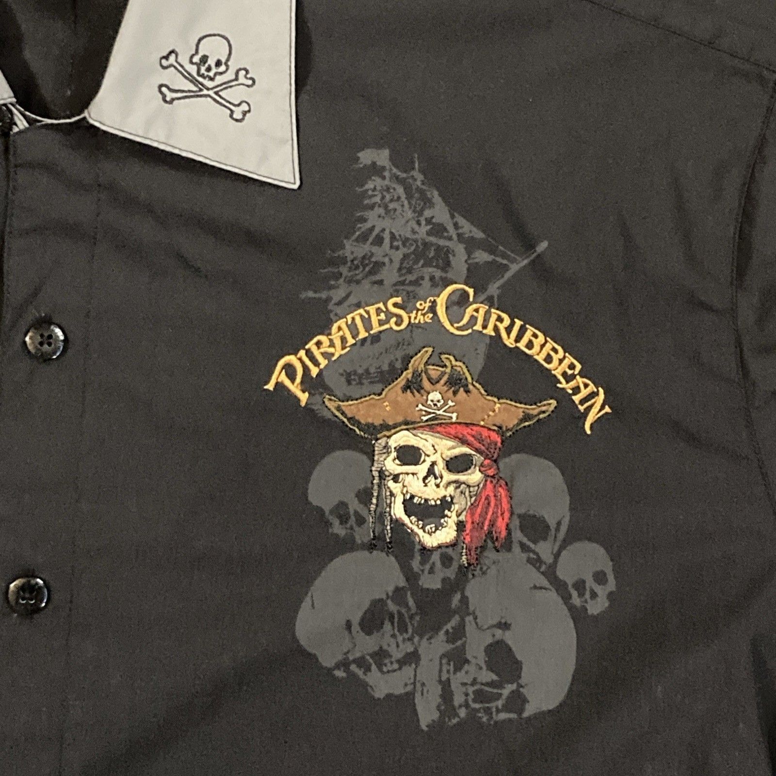 Disney VINTAGE DISNEYLAND RESORT PIRATES OF THE CARIBBEAN Shirt XL Size US XL / EU 56 / 4 - 3 Thumbnail